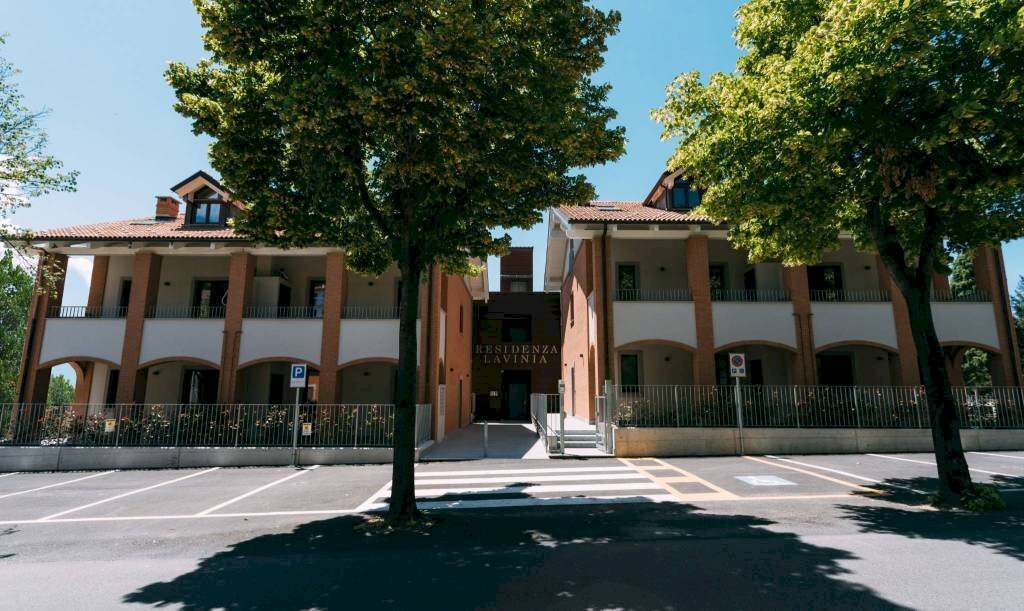 Facciata - Box via Roddino, 20, Monforte d'Alba - photo 2