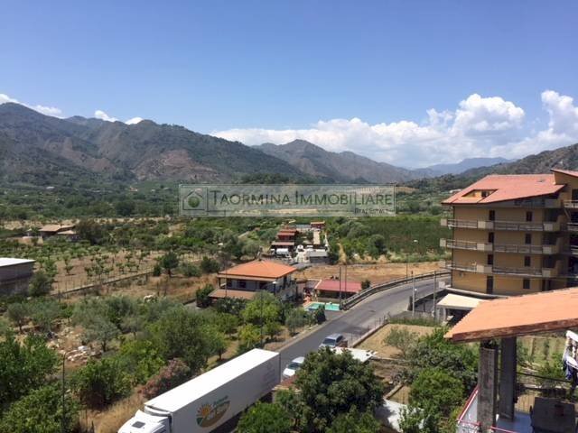 Panorama - Casa semi indipendente via E. Berlinguer
 
5, Gaggi - foto 1