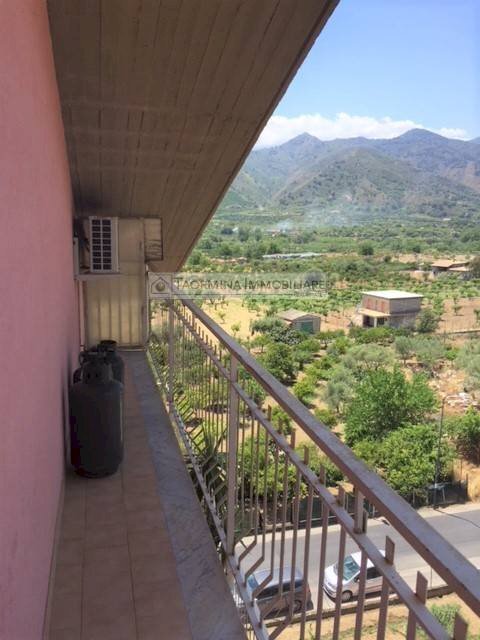 Balcone - Casa semi indipendente via E. Berlinguer
 
5, Gaggi - foto 2