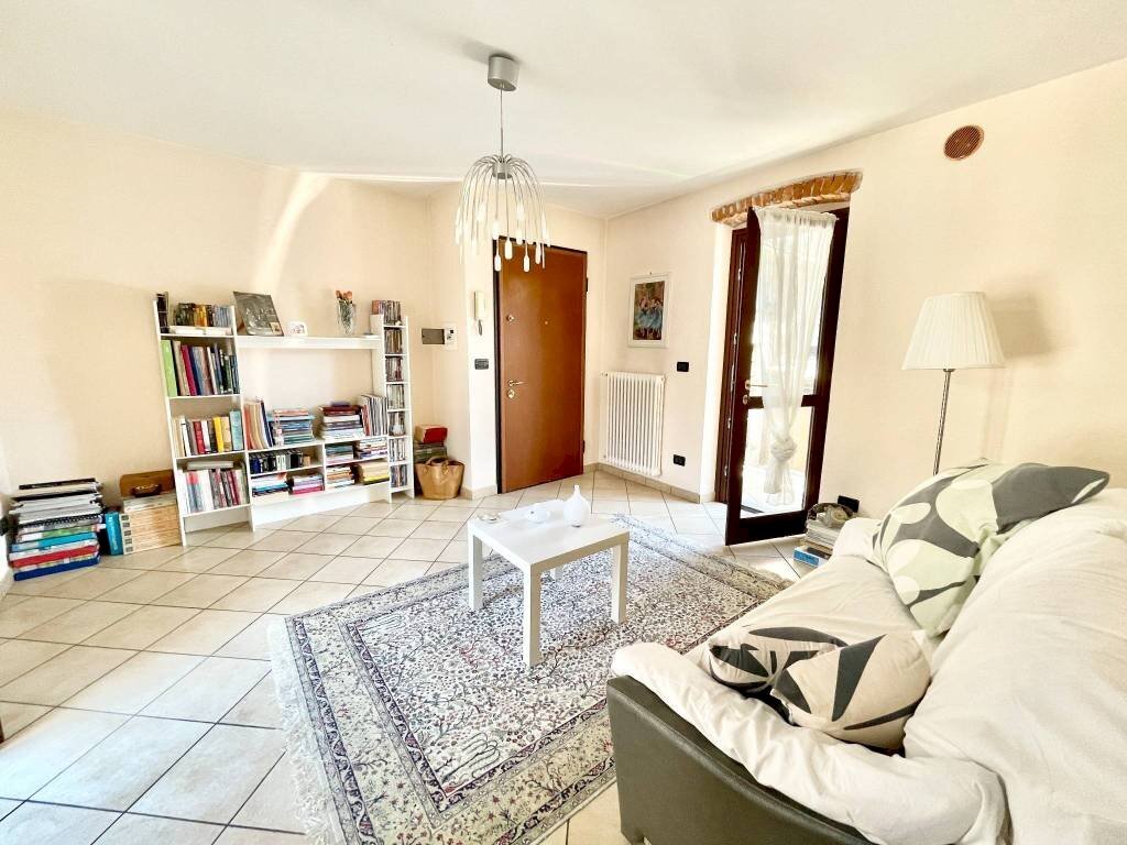 Salone - Trilocale via Carlo Massimiliano Roero, 9, Cuneo (zona Centro) - foto 2