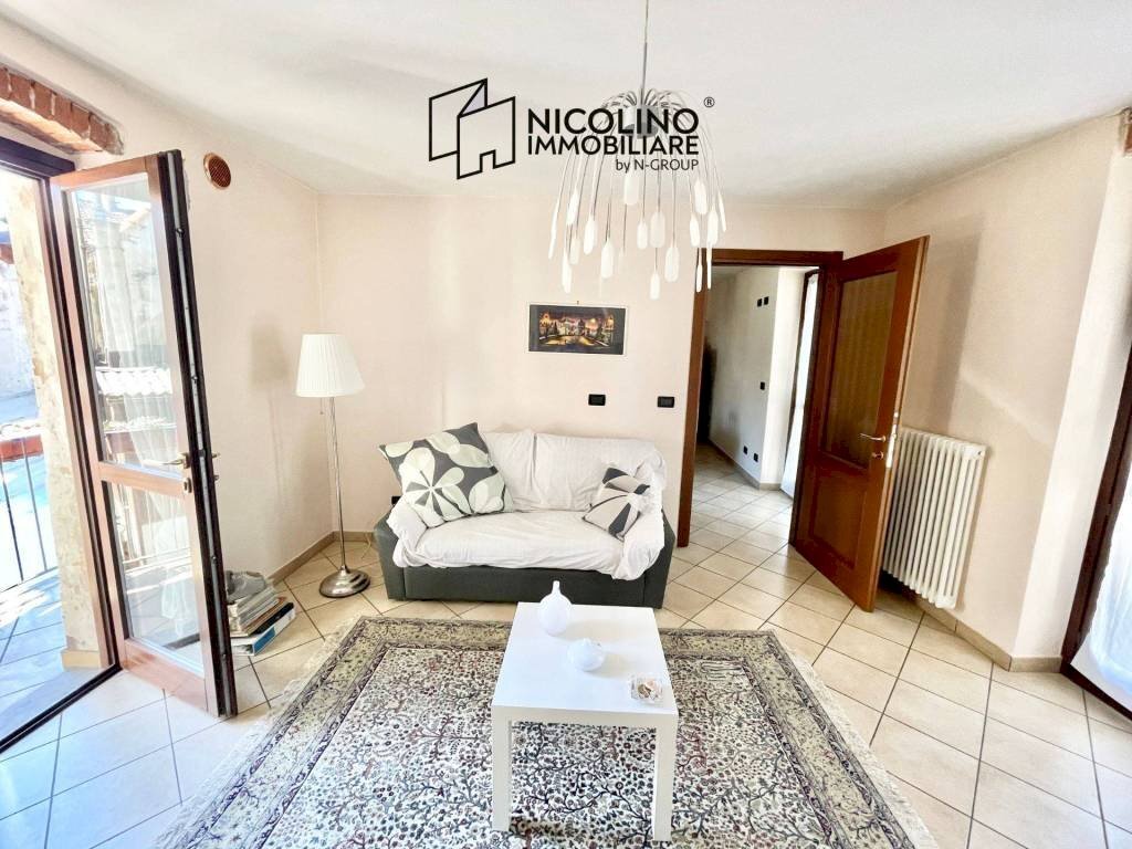 Salone - Trilocale via Carlo Massimiliano Roero, 9, Cuneo (zona Centro) - foto 1