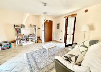 Salone - Trilocale via Carlo Massimiliano Roero, 9, Cuneo (zona Centro) - foto 2