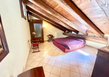 Camera da letto - Trilocale via Carlo Massimiliano Roero, 9, Cuneo (zona Centro) - foto 12