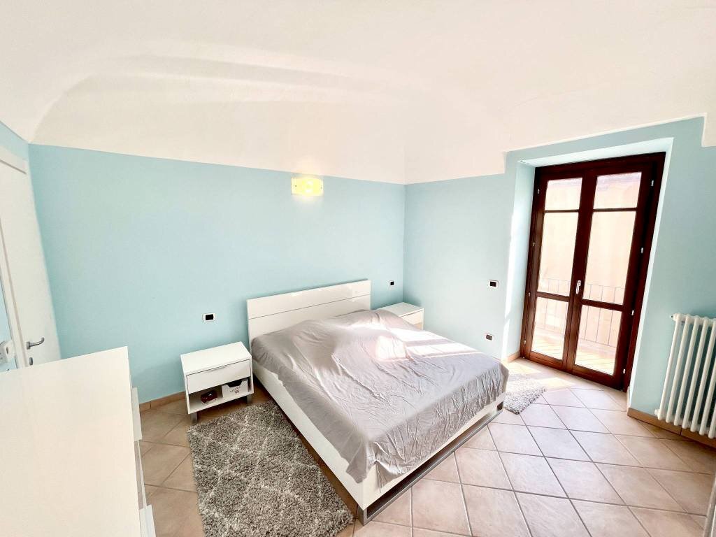 Camera da letto - Four-room apartment via Salita al Castello, 4, Dogliani - photo 3