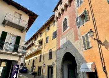 Facciata - Quadrilocale via Salita al Castello, 4, Dogliani - foto 4