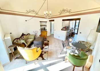 Soggiorno - Quadrilocale via Salita al Castello, 4, Dogliani - foto 6