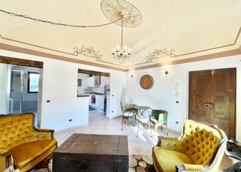 Soggiorno - Quadrilocale via Salita al Castello, 4, Dogliani - foto 8