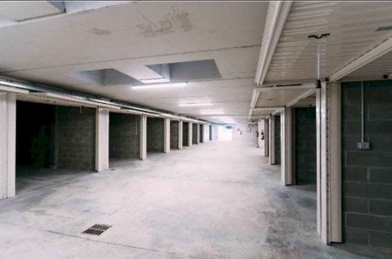 Box auto - Magazzino via Roddino, 20, Monforte d'Alba - foto 3