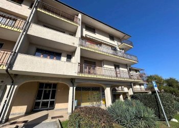 Facciata - Box via Giorgio Giorgis, 51, Peveragno - foto 12