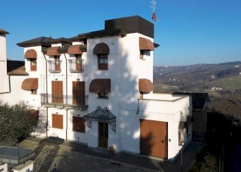 Vista - Villa piazza Maria Cappellano, 1, Serralunga d'Alba - foto 4