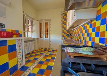 Cucina - Villa piazza Maria Cappellano, 1, Serralunga d'Alba - foto 22