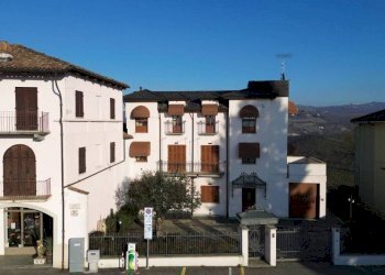 Facciata - Villa piazza Maria Cappellano, 1, Serralunga d'Alba - foto 45