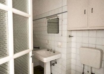 Bagno - Appartamento piazza Tancredi Duccio Galimberti, Cuneo (zona Centro) - foto 15