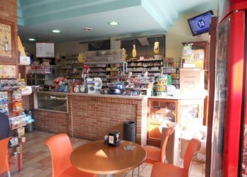 Foto 1 - Attività Commerciale Via Roma, Martinsicuro - foto 1