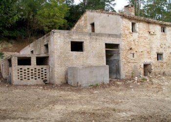 Foto 1 - Rustico C.da Solagna fraz. Moregnano, Petritoli - foto 1