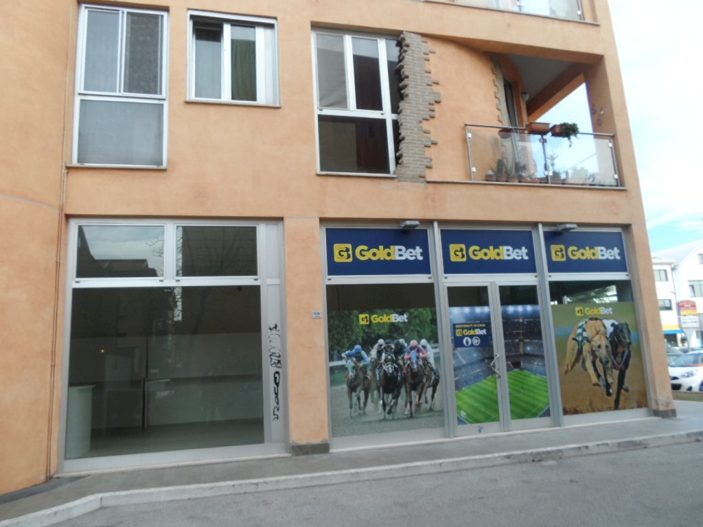 Foto 2 - Commercial Premises Via Toti
 
41/43, San Benedetto del Tronto - photo 2