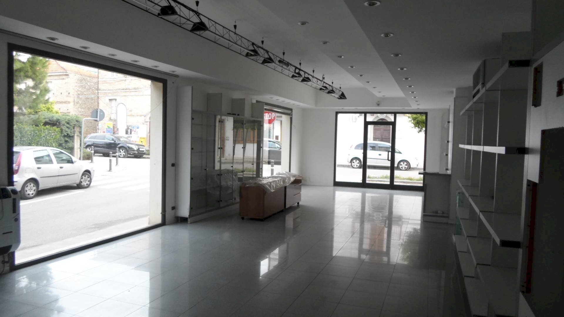 Foto 3 - Commercial Premises Via Filippo Turati
 
29, San Benedetto del Tronto - photo 3