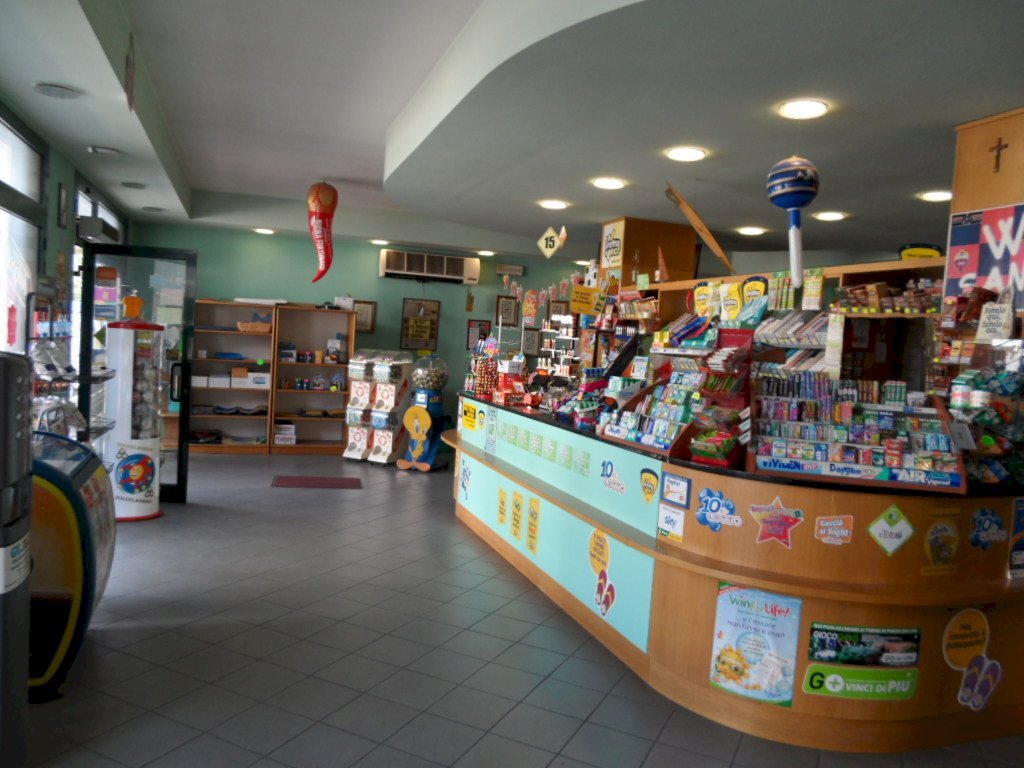 Foto 2 - Commercial Activity Via Roma, Martinsicuro - photo 2