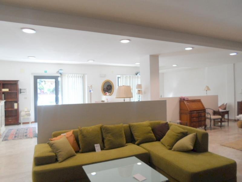 Foto 1 - Commercial Premises VIA CESARE BECCARIA, Castel di Lama - photo 1