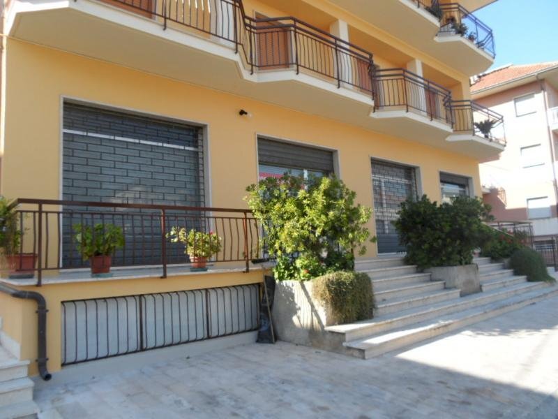 Foto 3 - Commercial Premises VIA CESARE BECCARIA, Castel di Lama - photo 3