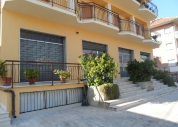 Foto 3 - Commercial Premises VIA CESARE BECCARIA, Castel di Lama - photo 3