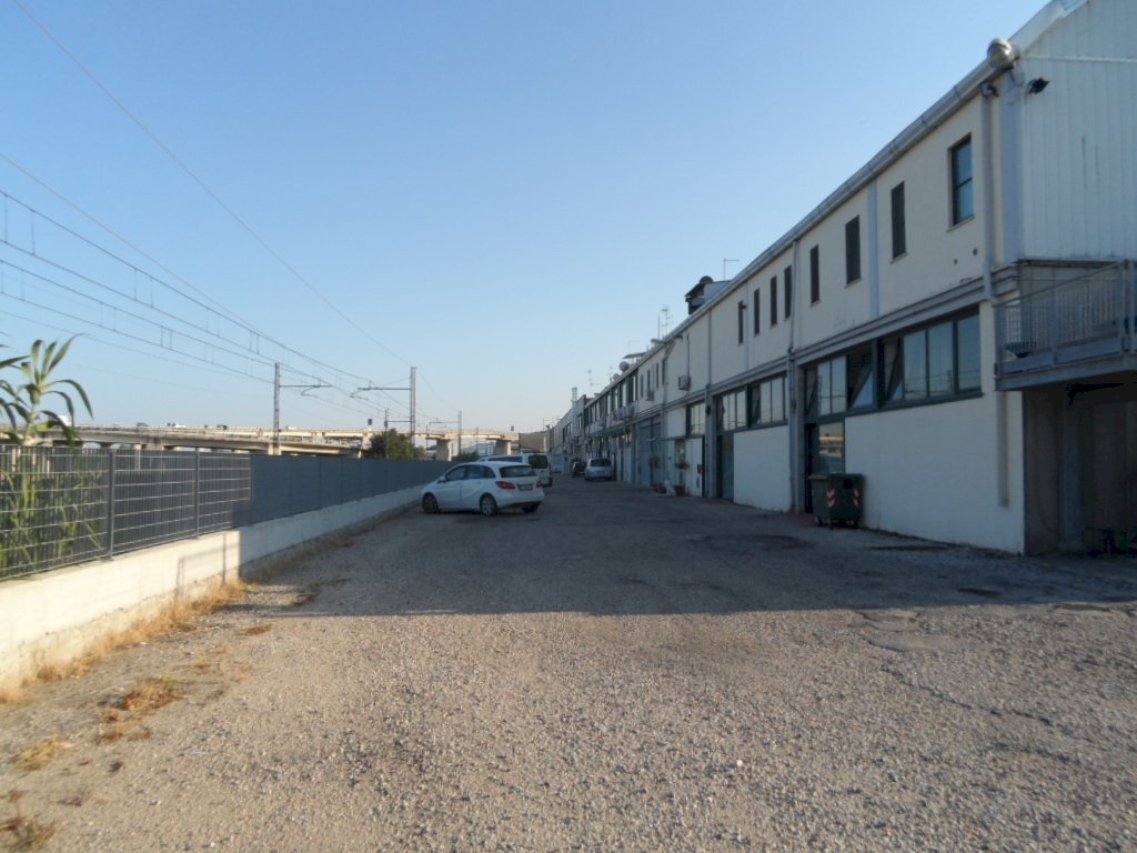 Foto 3 - Shed Via Pomezia, San Benedetto del Tronto - photo 3