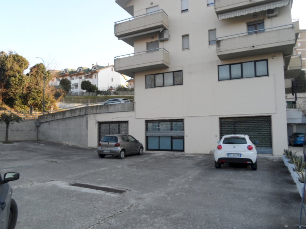 Foto 3 - Commercial Premises Piazza Dari, Folignano - photo 3