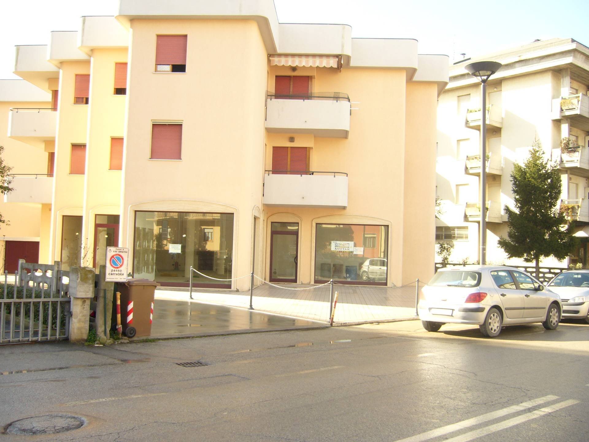 Foto 3 - Locale Commerciale Via Mazzini, Alba Adriatica - foto 3