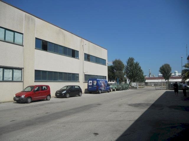 Foto 1 - Capannone Via Dei Castani, Martinsicuro - foto 1