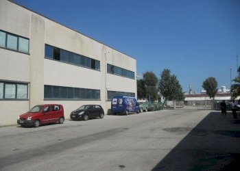 Foto 1 - Capannone Via Dei Castani, Martinsicuro - foto 1