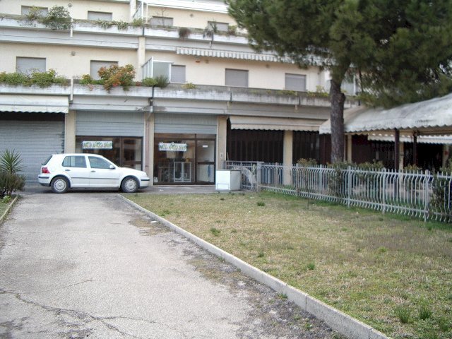 Foto 2 - Locale Commerciale Via Taormina, Martinsicuro - foto 2