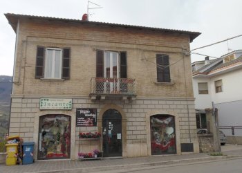 Foto 1 - Commercial Premises Piazza L. Dari
23, Folignano - photo 1