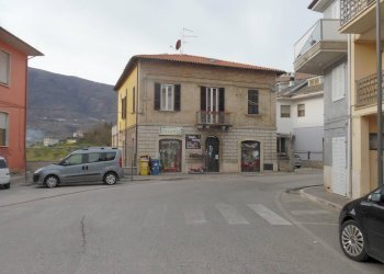 Foto 2 - Commercial Premises Piazza L. Dari
23, Folignano - photo 2