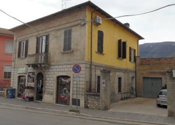 Foto 21 - Commercial Premises Piazza L. Dari
23, Folignano - photo 21