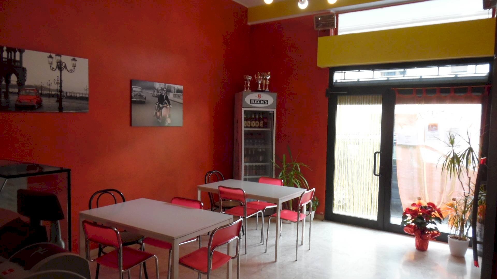 Foto 3 - Locale Commerciale Piazza L. Dari
37, Folignano - foto 3