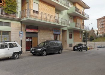 Foto 1 - Commercial Premises Piazza L. Dari
37, Folignano - photo 1