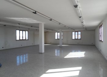 Foto 1 - Shed Via Val Seriana, San Benedetto del Tronto - photo 1