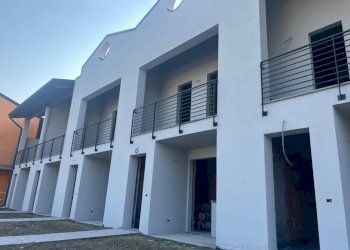 Facciata - Villa a Schiera via San Biagio, Monguzzo - foto 4