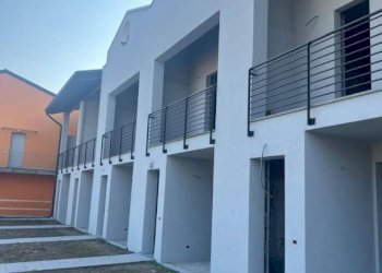 Facciata - Villa a Schiera via San Biagio, Monguzzo - foto 8