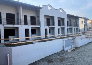 Facciata - Villa a Schiera via San Biagio, Monguzzo - foto 14