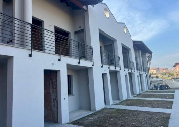 Facciata - Villa a Schiera via San Biagio, Monguzzo - foto 12