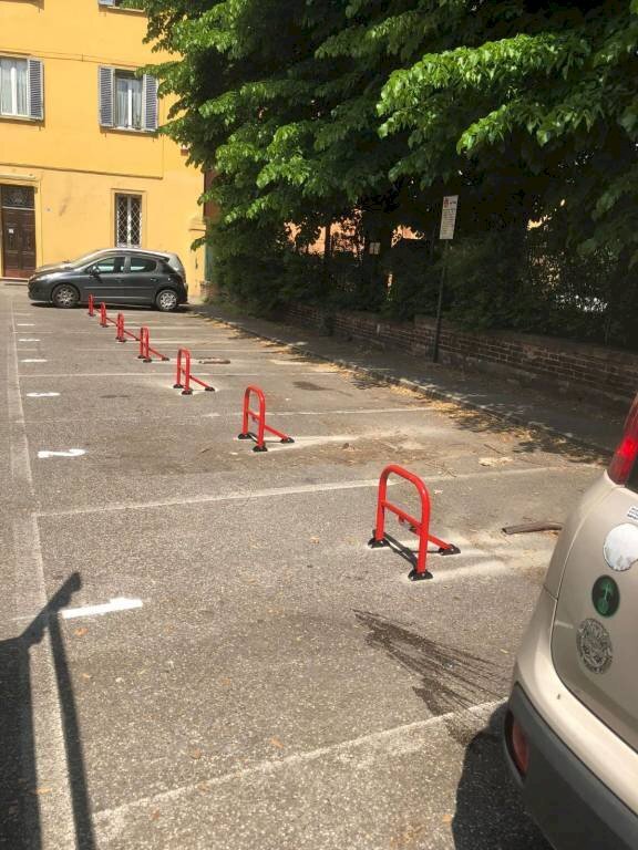 esterno - Box via San Donato, Bologna (zona Massarenti) - foto 2