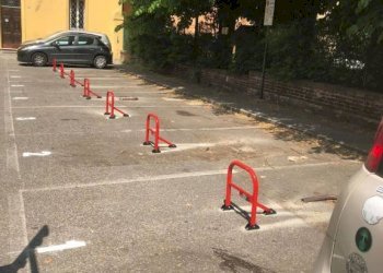esterno - Box via San Donato, Bologna (zona Massarenti) - foto 2