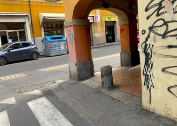 esterno - Box via San Donato, Bologna (zona Massarenti) - foto 6