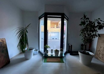 Interno palazzo - Negozio via Andrea Moretti, Bergamo - foto 2