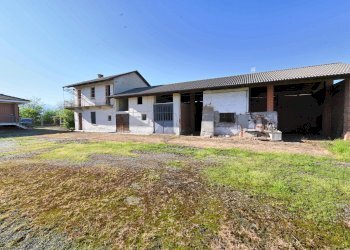 facciata - Farmhouse via cascina bianca, 9, hamlet Crocera, Barge - photo 10