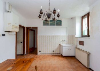 Two-room apartment Asso - photo 5