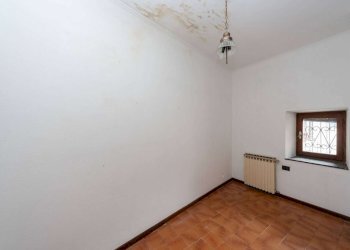 Two-room apartment Asso - photo 11