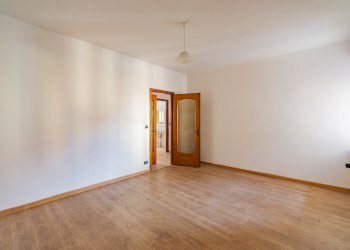 Four-room apartment Via Luigi Cadorna, Busca - photo 5