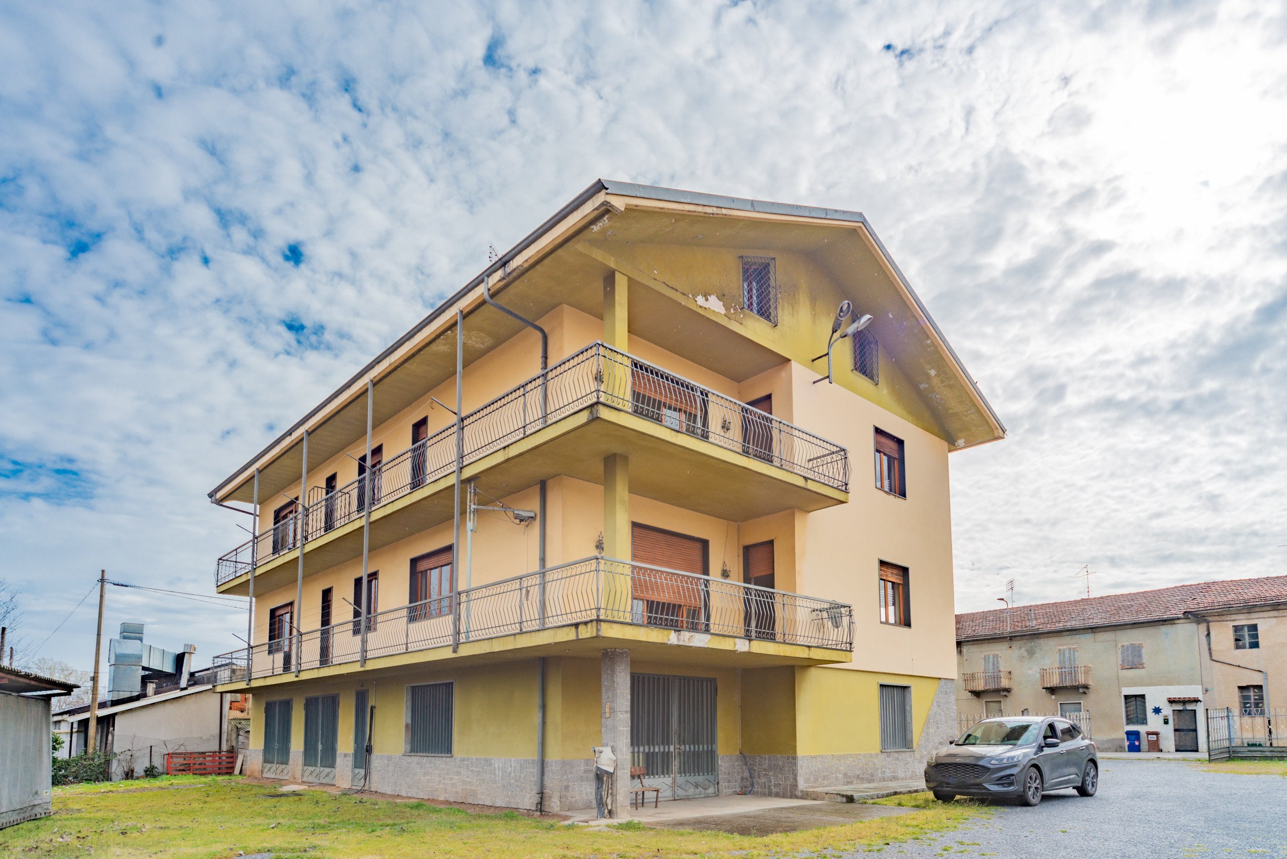 Trilocale Via Valentino, Busca - foto 1